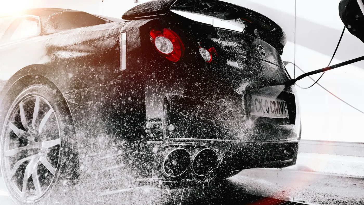 Usisavanje unutrašnjosti automobila